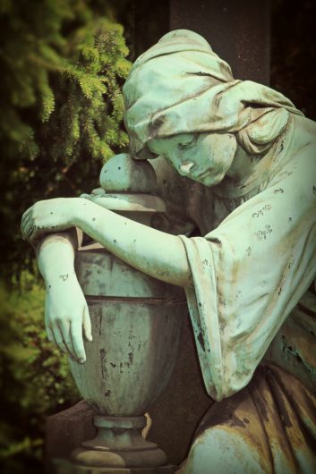 mourning-1547634 mourning-1547634
